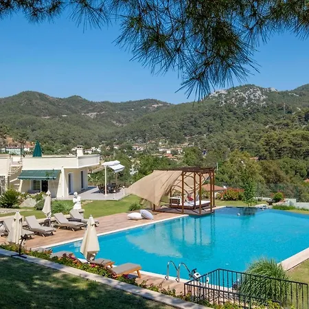 Excellent Home With Shared Pool Surrounded By Nature In Marmaris 빌라